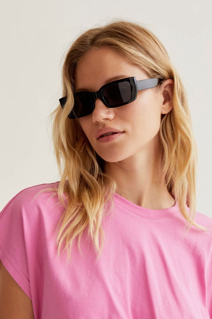 Compañía Fantástica Asymmetrical Pink T-Shirt - Image 5