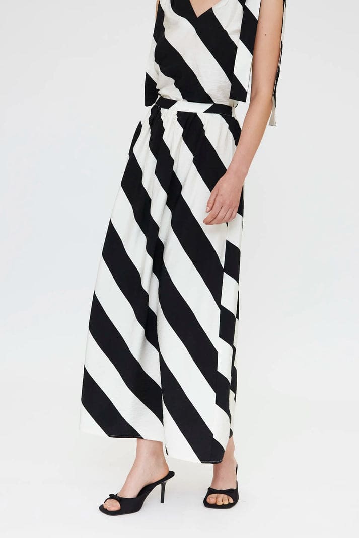 Compañía Fantástica Black & White Striped Set - Image 5