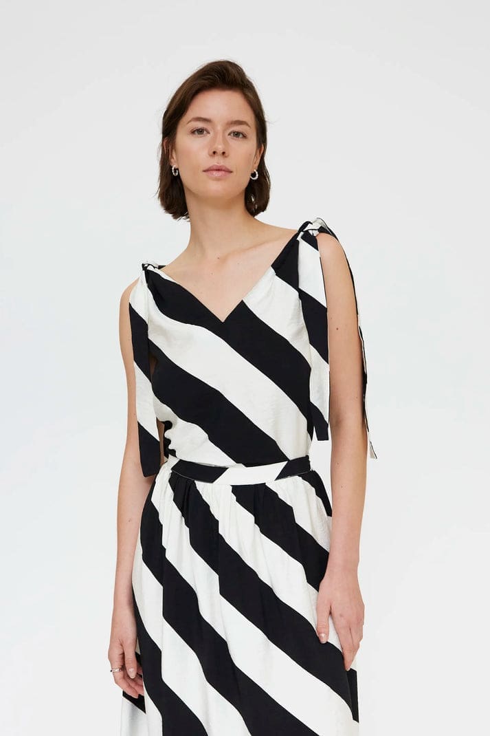 Compañía Fantástica Black & White Striped Set - Image 8