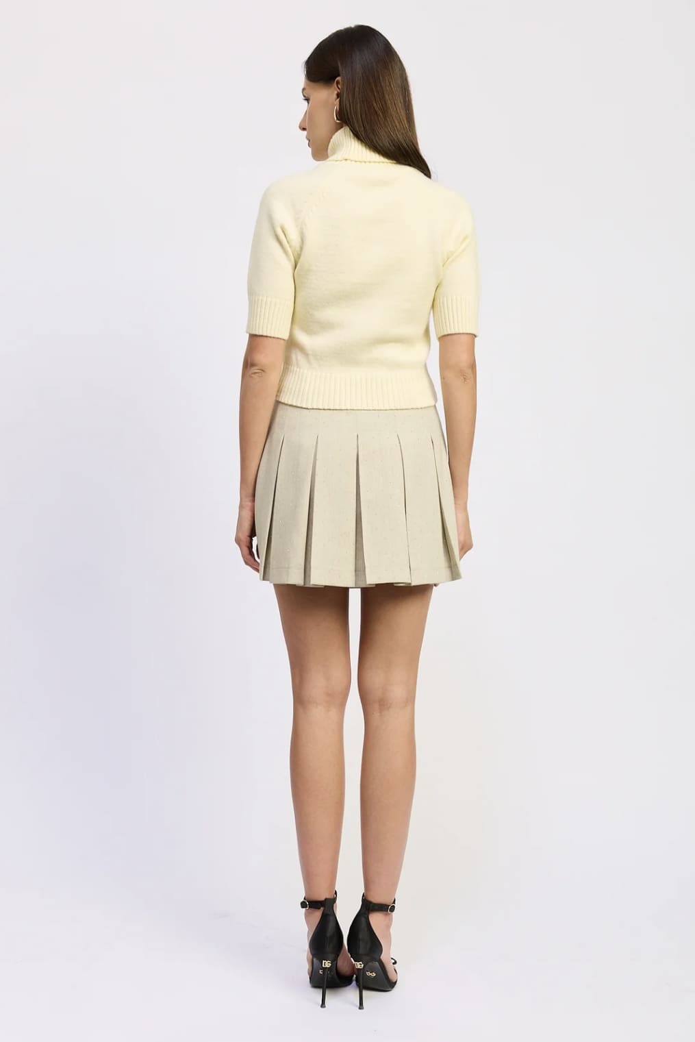 En Saison White Short Sleeve Turtle Neck with Faux Pearl Bow - Image 3